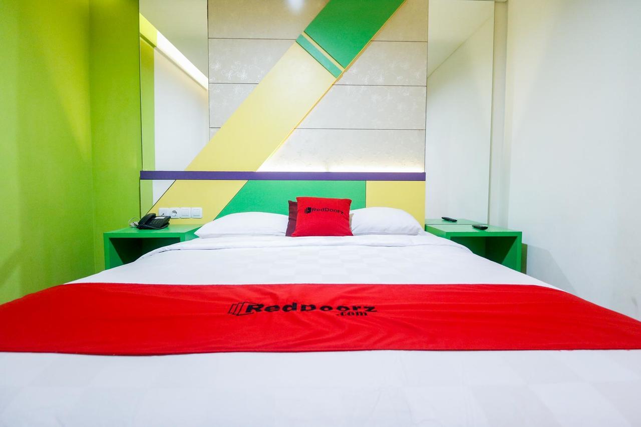 Reddoorz Plus Near Universitas Lambung Mangkurat Banjarmasin  Exterior photo